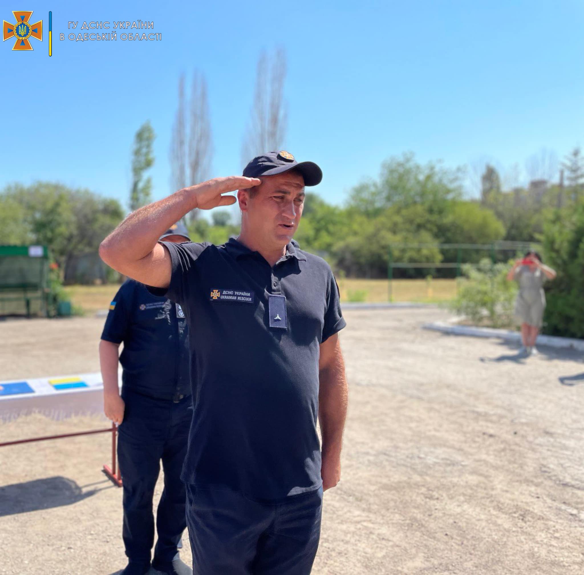 Групу рятувальників, які першими прибули в Сергіївку після потрапляння ракет, нагородили за мужність