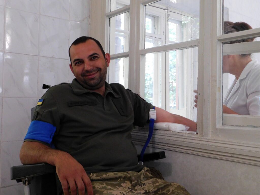 Допомагають на фронті і в тилу: військовослужбовці здали кров для потреб Білгород-Дністровської міської лікарні