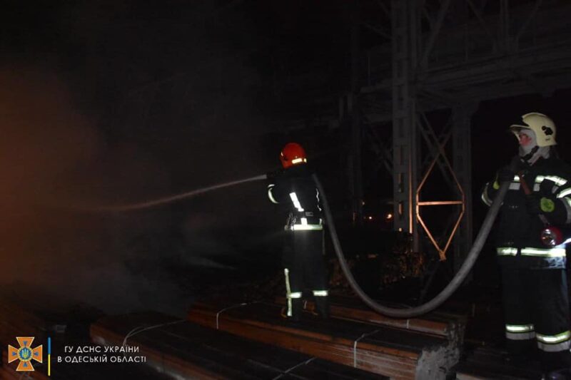Вночі в Одеському порту сталася пожежа - не через ворожі обстріли