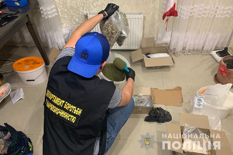 Вилучено наркотиків і психотропів на понад 8 млн грн: в Одеській області затримана банда наркоторговців