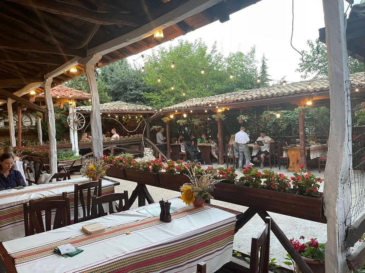В Варне одессит открыл кафе "Стефания", в котором работают переселенцы из Украины
