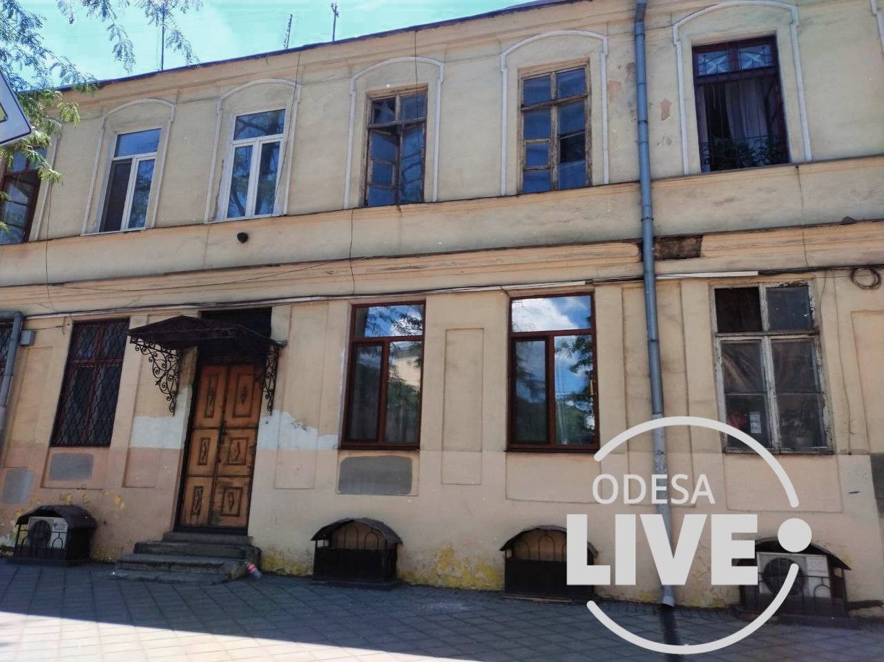 Постраждала інфраструктура порту, а в домівках вирвало вікна - ЗМІ показали наслідки ракетного удару по Одесі