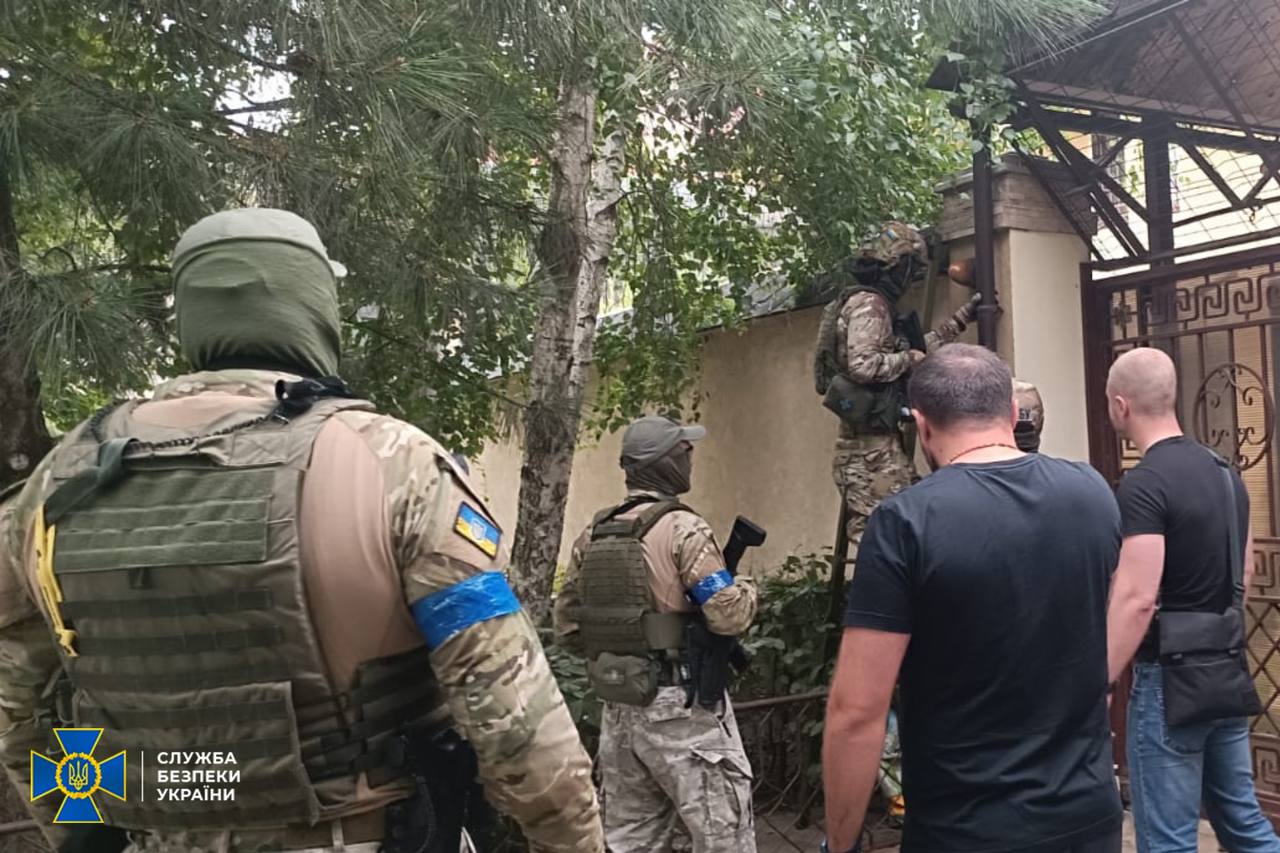 Через транзитну ділянку траси «Одеса-Рені» переправляли чоловіків за кордон під видом волонтерів та бійців тероборони