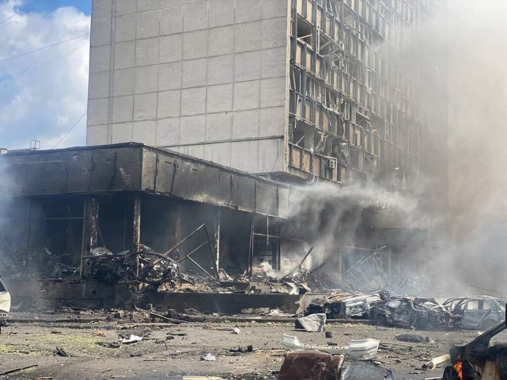 Россия нанесла ракетный удар по центру Винницы: есть погибшие и раненые (обновляется)