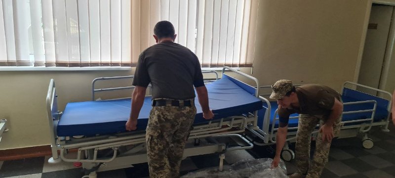 В Измаиле пограничный госпиталь получил от волонтеров матрасы для функциональных кроватей