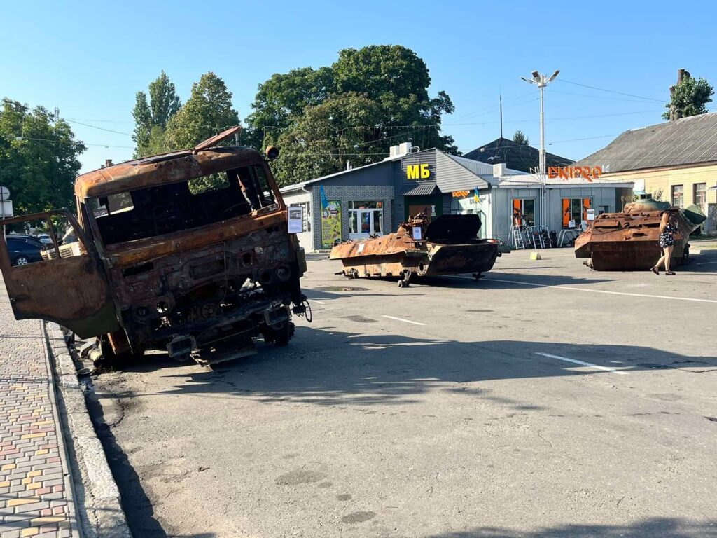 Трофеї з боїв за Миколаївщину: в Одеській області відкрилася виставка знищеної ворожої техніки
