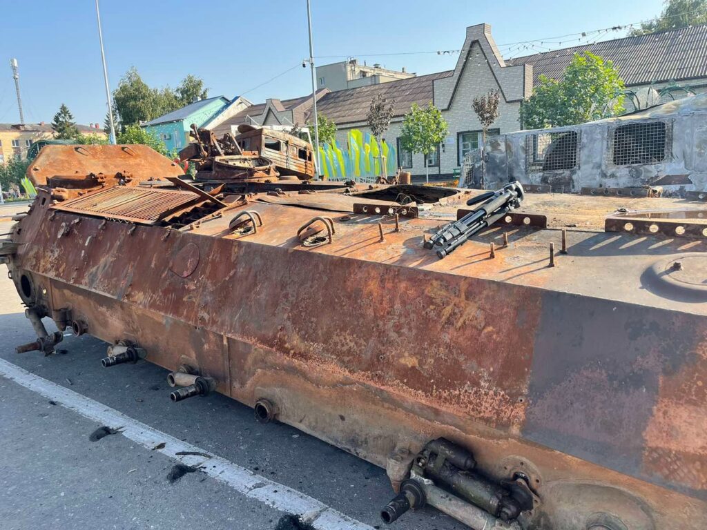 Трофеї з боїв за Миколаївщину: в Одеській області відкрилася виставка знищеної ворожої техніки