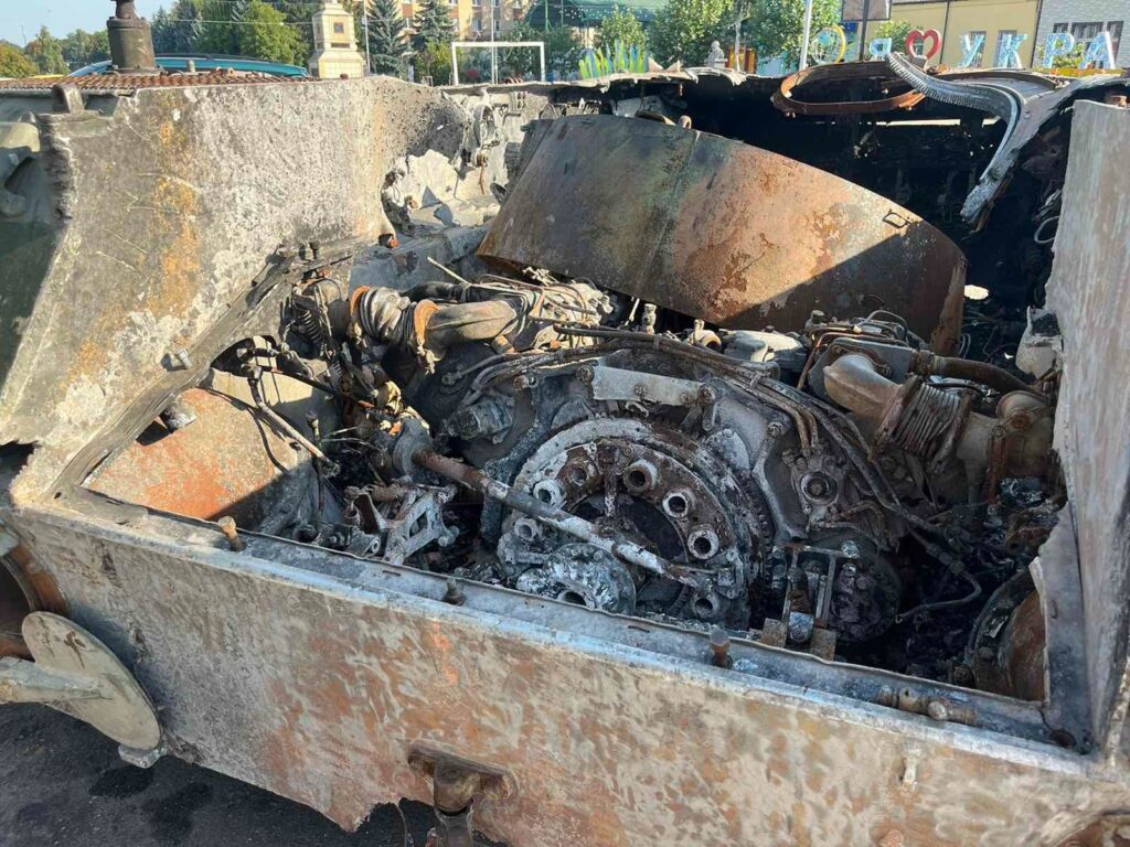 Трофеї з боїв за Миколаївщину: в Одеській області відкрилася виставка знищеної ворожої техніки
