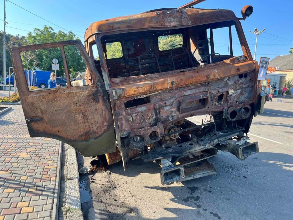Трофеї з боїв за Миколаївщину: в Одеській області відкрилася виставка знищеної ворожої техніки