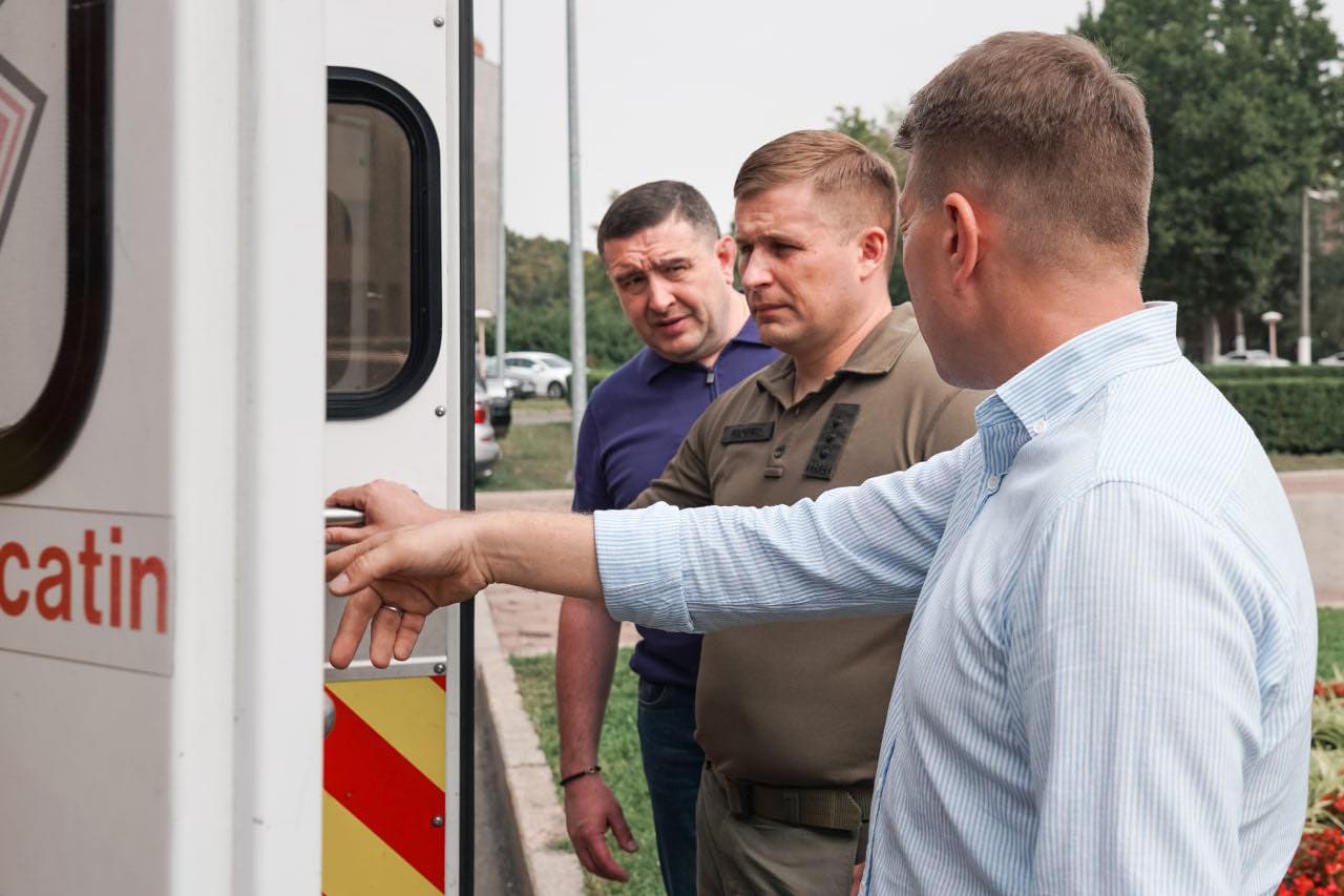 Три автомобілі швидкої допомоги Одеська область отримала від американської OSF HealthCare