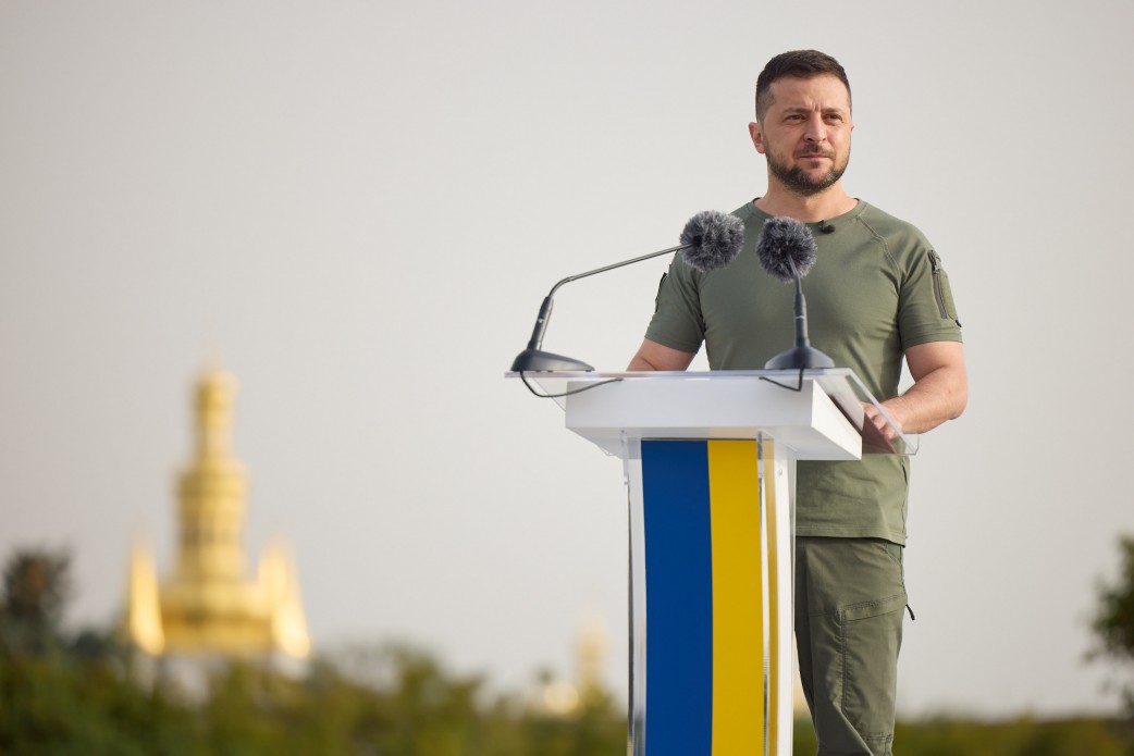 День Прапора України: "Ми ніколи не визнаємо чужі кольори на своїй землі і у своєму небі", – Зеленський