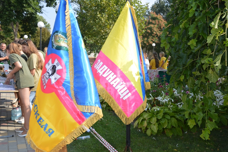 Школярі Кілії зібрали десятки тисяч гривень на ЗСУ, вийшовши на ярмарок з патріотичними товарами