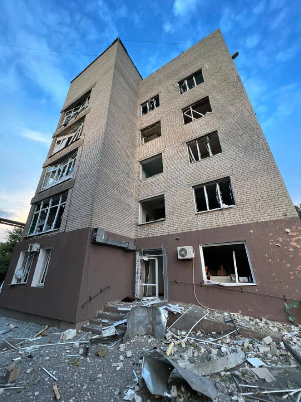 Ворог вночі обстріляв лікарню і приватні будинки в Миколаєві - є поранені