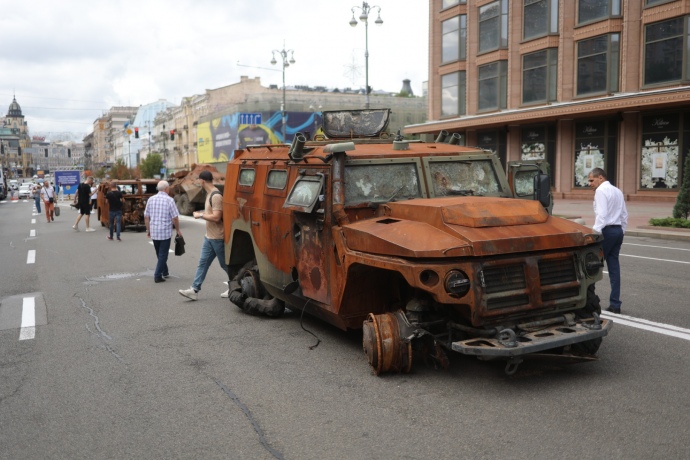 "Парад" знищеної російської техніки влаштували в центрі Києва