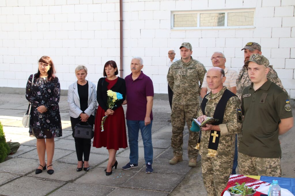 У Болградському ліцеї відкрили меморіальну дошку загиблому Герою Максиму Мединському