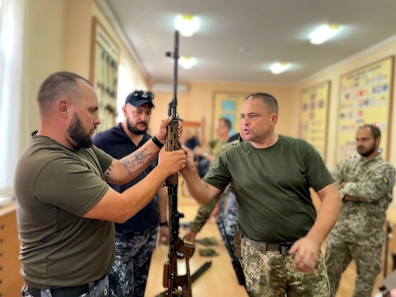 В Учебном центре Морской охраны ГНСУ в Измаиле военнослужащие, не имевшие боевого опыта, проходят комплексную подготовку