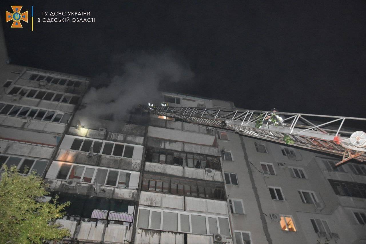 Жахлива пожежа в одеській багатоповерхівці забрала життя двох літніх людей