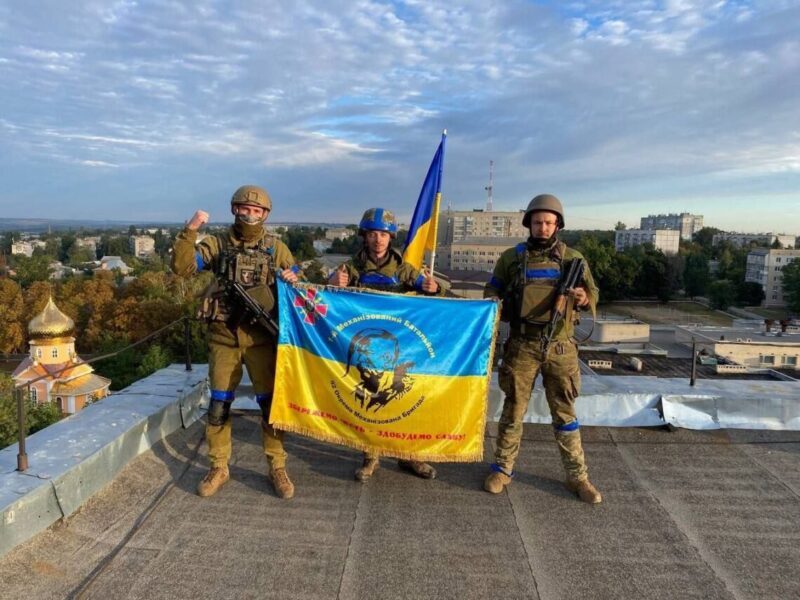 ВСУ ведут молниеносное наступление в Харьковской области. Уже освобождены Балаклея и Купянск - всего более 30 сел и городов