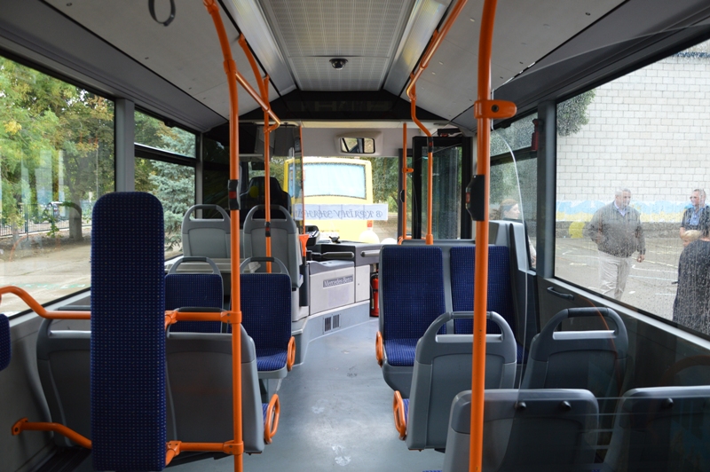 Олександр Дубовий подарував кілійській опорній школі великий комфортабельний автобус