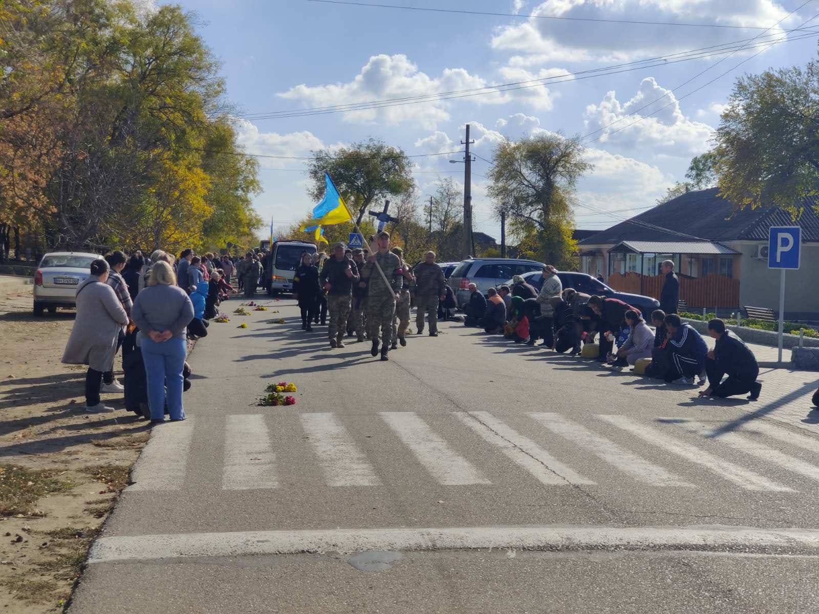 Загинув, визволяючи Україну: в селі Болградського району провели в останню путь 29-річного матроса Костянтина Карагез