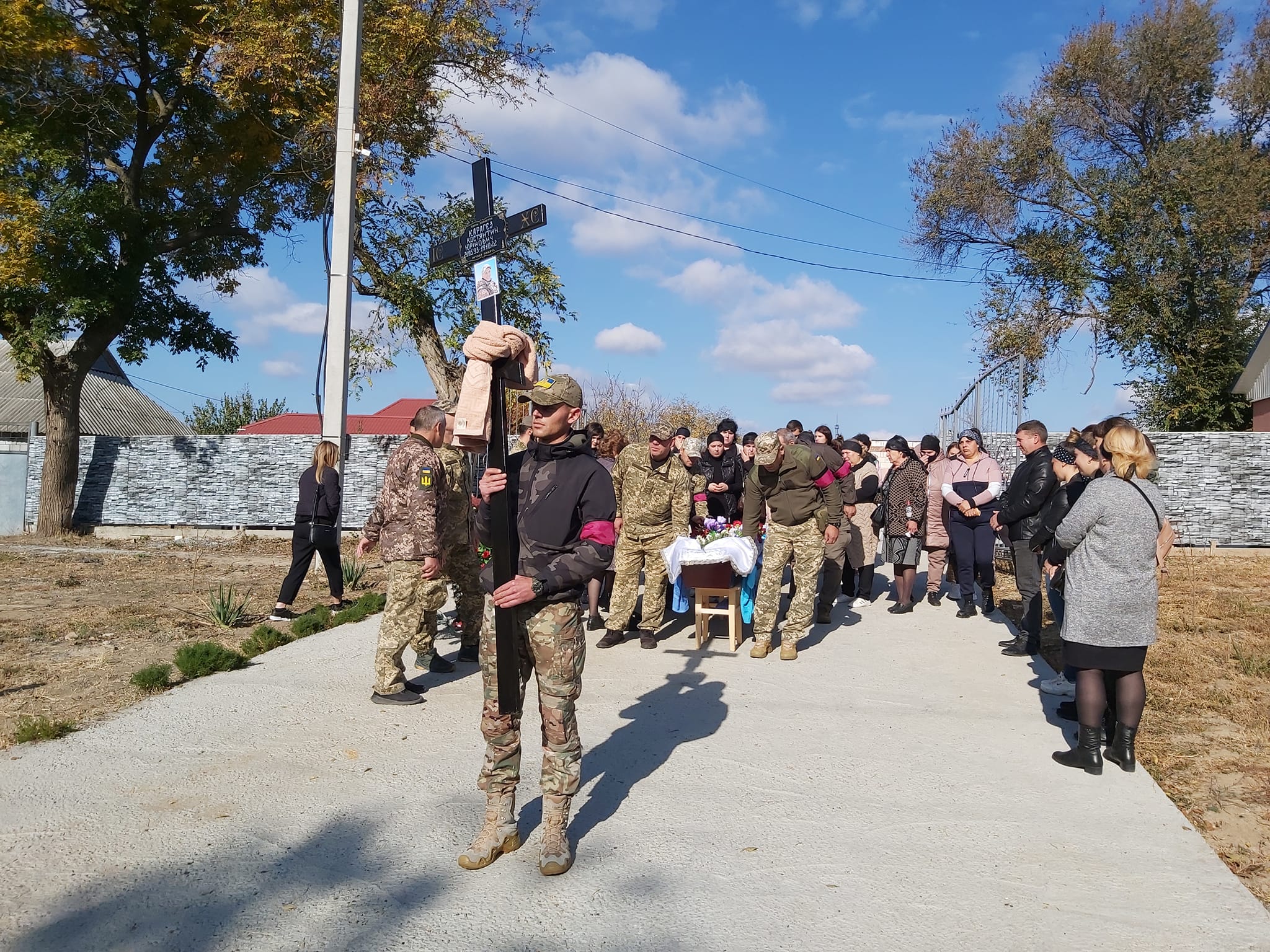 Загинув, визволяючи Україну: в селі Болградського району провели в останню путь 29-річного матроса Костянтина Карагез