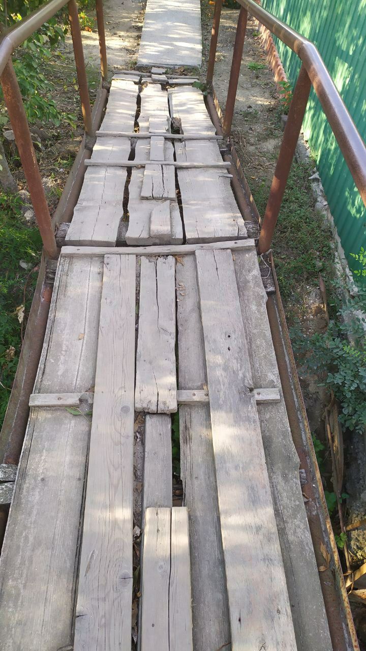 У Вилковому дерев'яний пішохідний міст замінюють бетонним