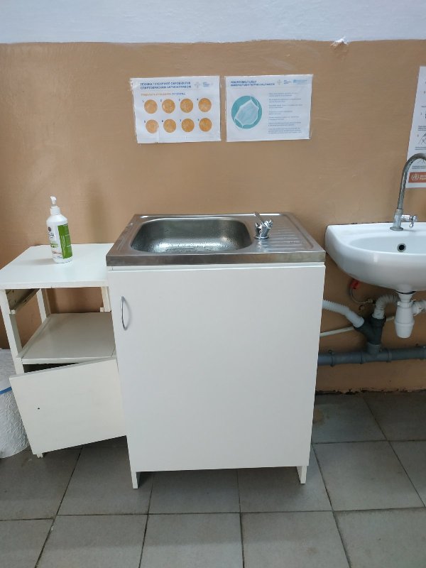 Дети нуждаются в качественной воде: в двух школах Болградского района установили "питьевые фонтанчики" с очищенной водой