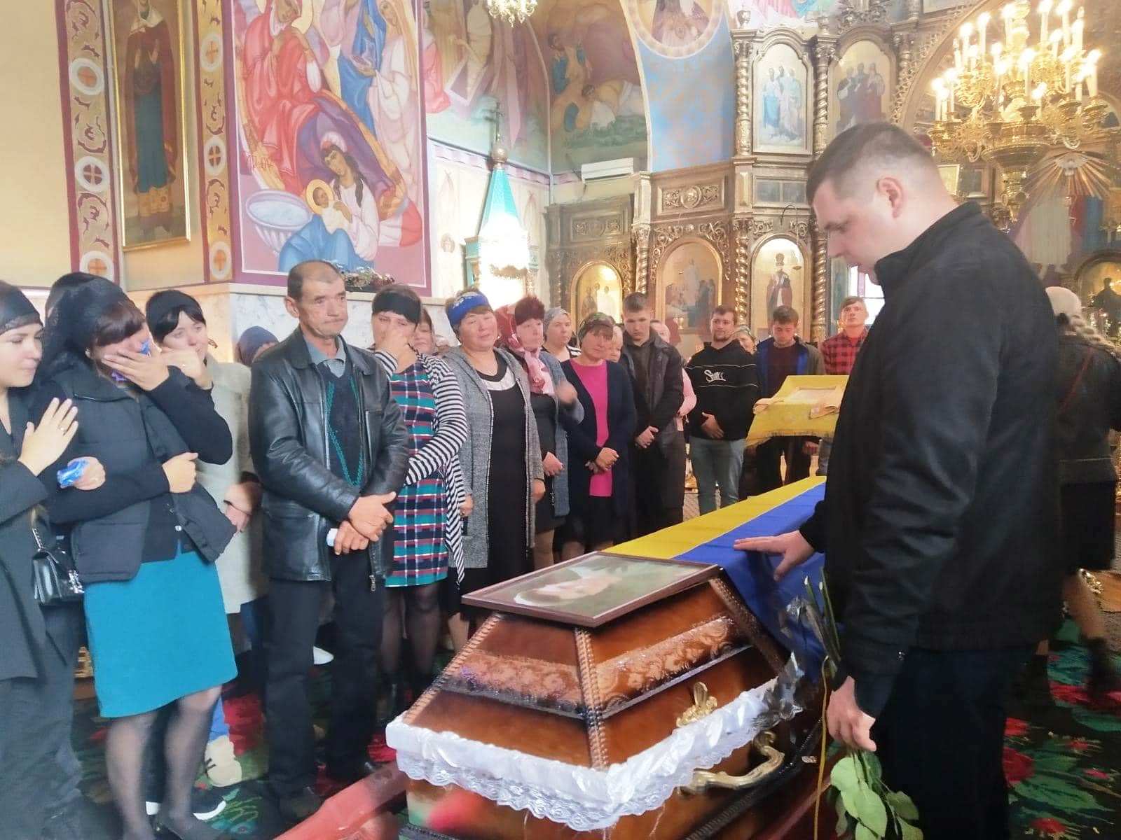 В Кілійській громаді простилися з 22-річним Русланом Ніколенко, який загинув, визволяючи Херсонщину