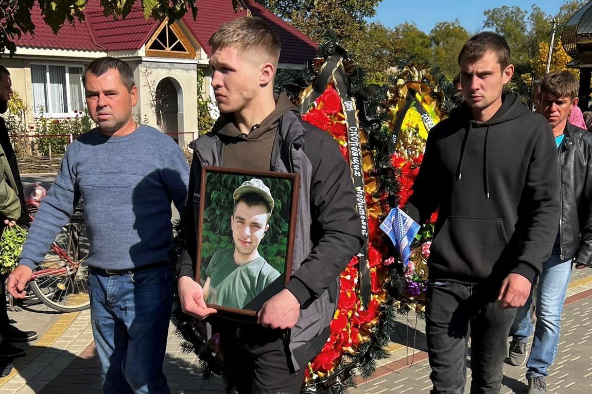 В Кілійській громаді простилися з 22-річним Русланом Ніколенко, який загинув, визволяючи Херсонщину