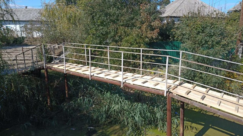 Экзотическая дорожная инфраструктура: в Вилково восстанавливают деревянные мостики через ерики