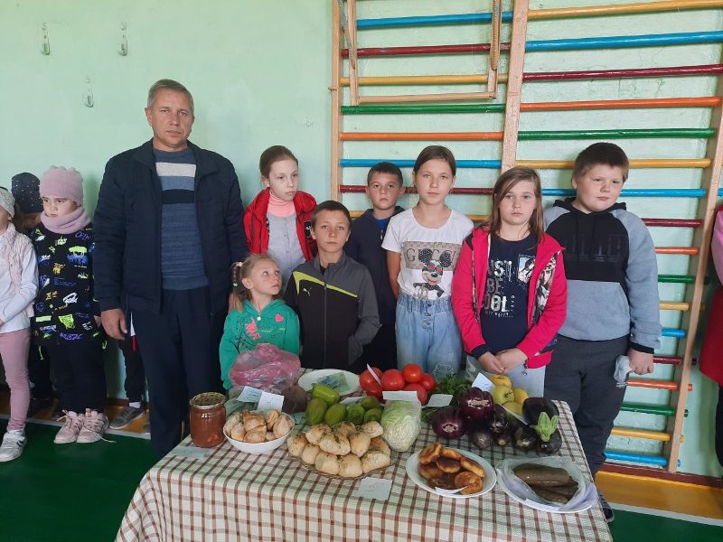 Дети следуют примеру взрослых: в школах Сафьяновской громады прошли благотворительные ярмарки в поддержку ВСУ