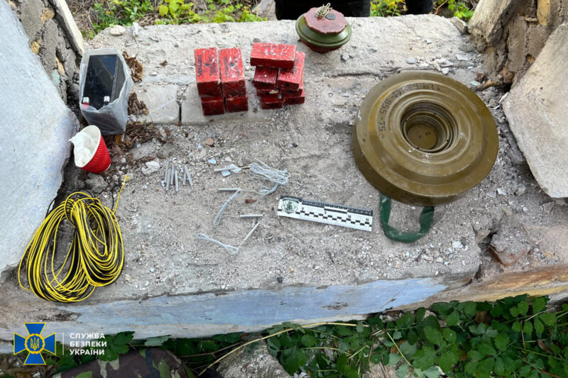 Змінював зовнішність і встановлював дистанційні "фотопастки": на Одещині СБУ затримала колишнього міліціонера, який готував вибухи на залізниці