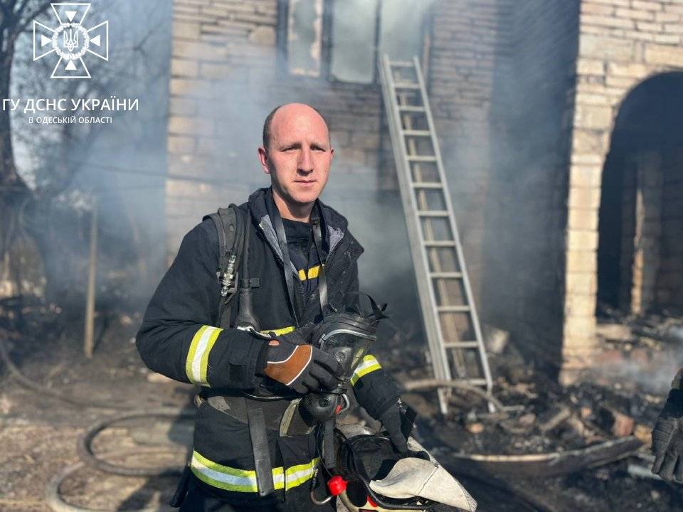 У Білгород-Дністровському районі сталася пожежа у двоповерховому житловому будинку