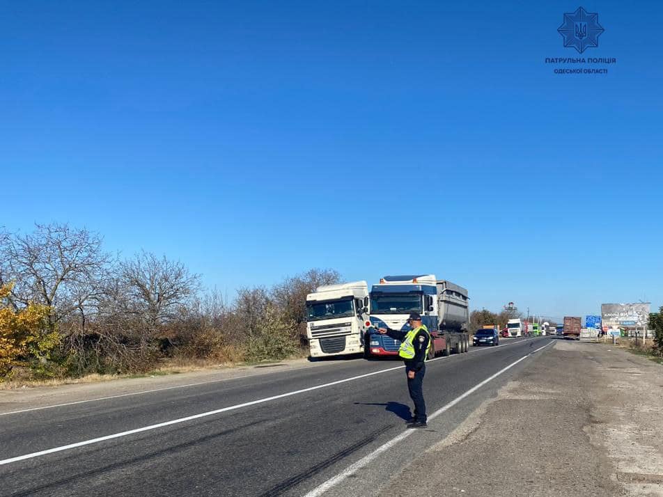 Предотвратить аварийность: на трассе Одесса-Рени проводят проверки грузовиков