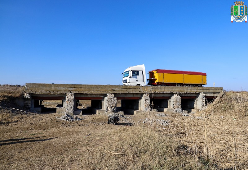 На трасі Одеса-Рені в Ізмаїльському районі розширюють дорожне полотно злощасного мосту, в районі якого фіксується велика концентрація ДТП