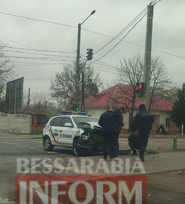 В Аккермані на перехресті Ізмаїльської та Портової не розминулись автомобіль поліції охорони та Toyota Camry