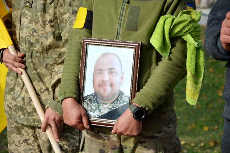 Кілійці проводили в останню путь Захисника України Дениса Мокану