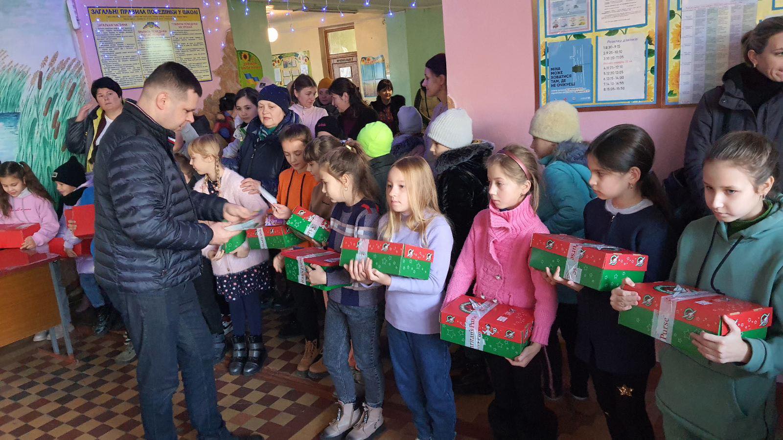 "Фонд Добра та Любові" Олександра Дубового порадував подарунками-сюрпризами до свят близько чотирьох тисяч дітей Бессарабії