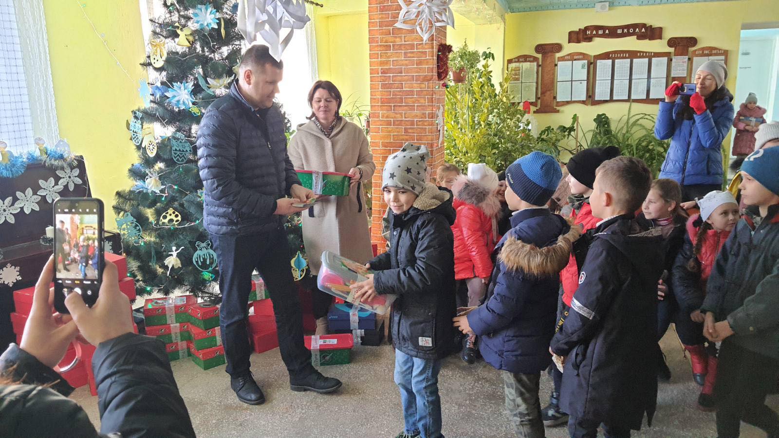 "Фонд Добра та Любові" Олександра Дубового порадував подарунками-сюрпризами до свят близько чотирьох тисяч дітей Бессарабії