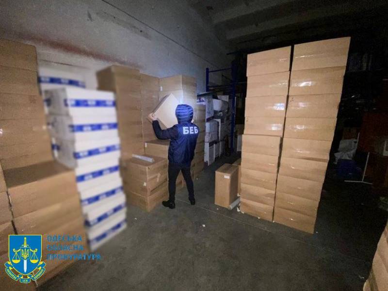 Сотні тисяч пачок на понад 11 млн грн: на Одещині викрили злочинну схему з ввезення та реалізації контрабандних цигарок
