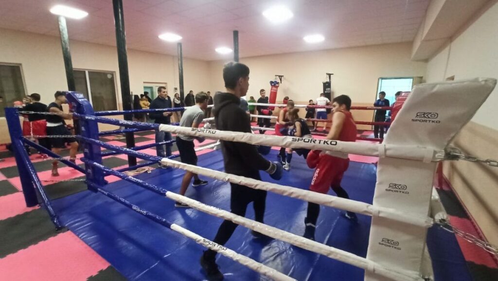 В селе Павловской общины открыли настоящий боксерский спортивный зал