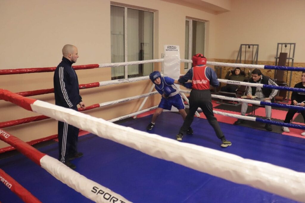 В селе Павловской общины открыли настоящий боксерский спортивный зал