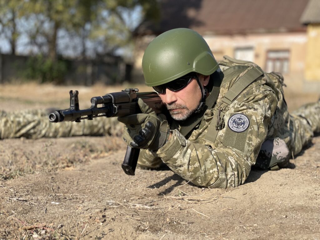 "Мої знання, мій 30-річний досвід морської справи, стануть у нагоді": історія моряка з Аккерману, який разом з двома синами боронить Україну від ворога
