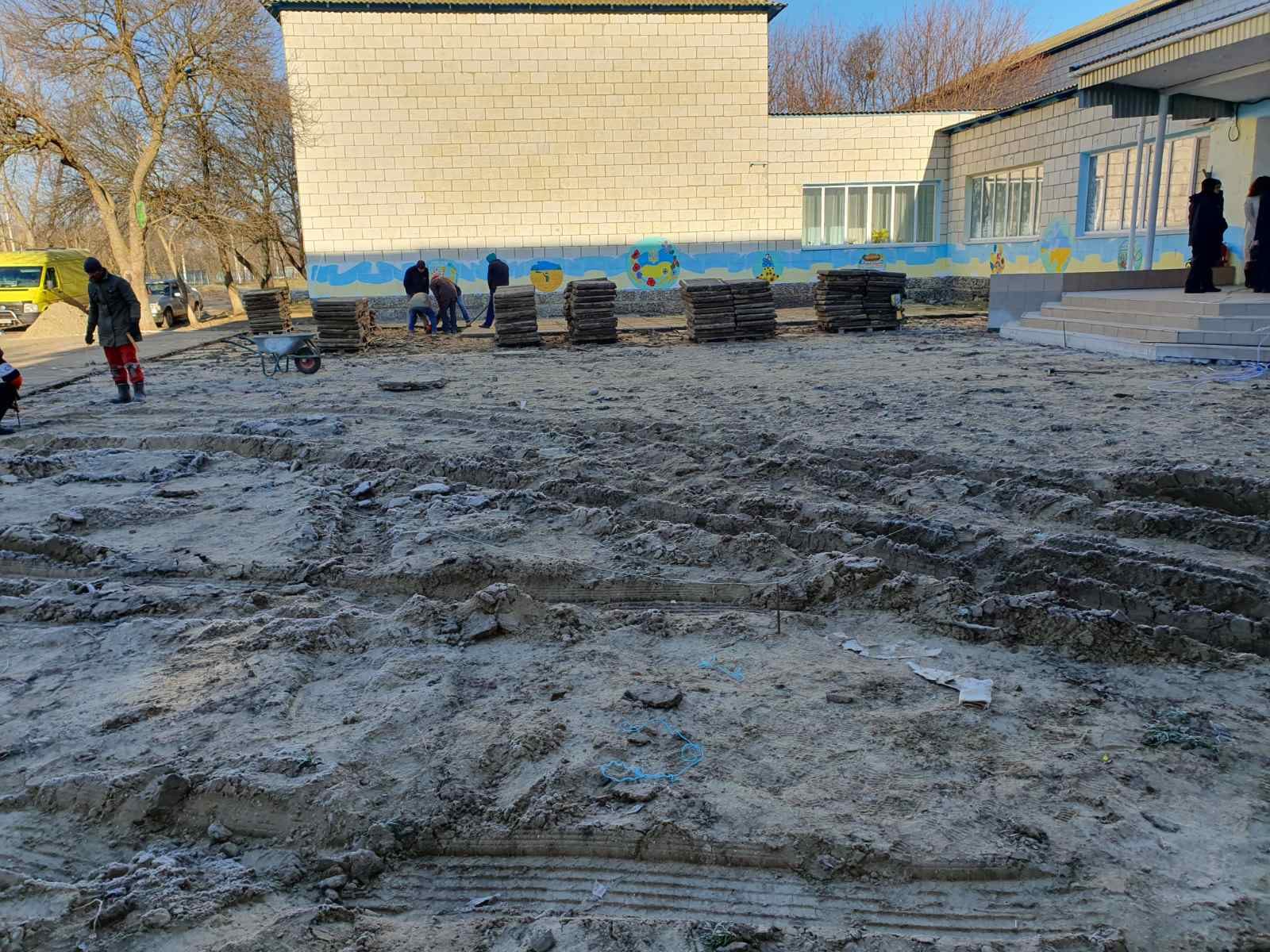 В Кілійській школі почали реалізовувати великий грантовий проєкт - будується круте шкільне подвір'я