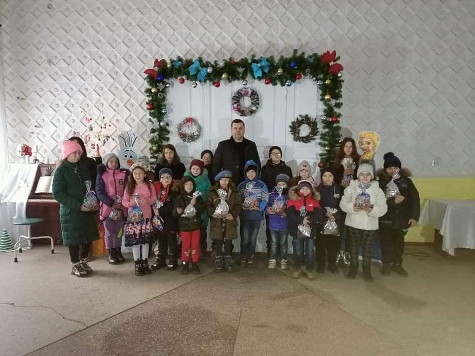 В Кілії на Миколая запрацювала "Зимова майстерня" - на відкритті привітали діток, сім'ї яких опинилися в складних життєвих обставинах