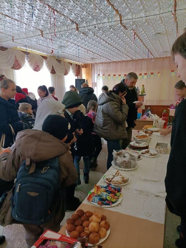 Вилковская ОТГ: в Приморском школьники организовали ярмарку, чтобы собрать на теплые носки для наших защитников