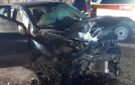 В Рені минулої ночі легковик врізався у електроопору – п’яного водія з понівеченого авто діставали рятувальники