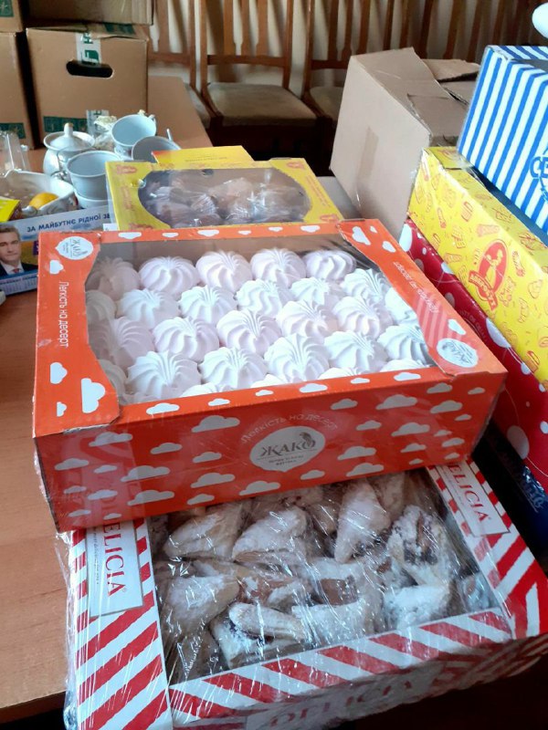 Від дітей - для фронту: учні однієї з шкіл Вилківської громади відправили "теплі" подарунки захисникам