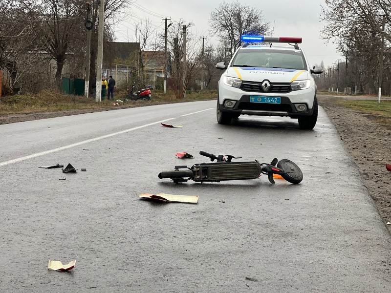 Їхала на електросамокаті по дорозі: на Одещині внаслідок ДТП травмувалася 11-річна дівчинка
