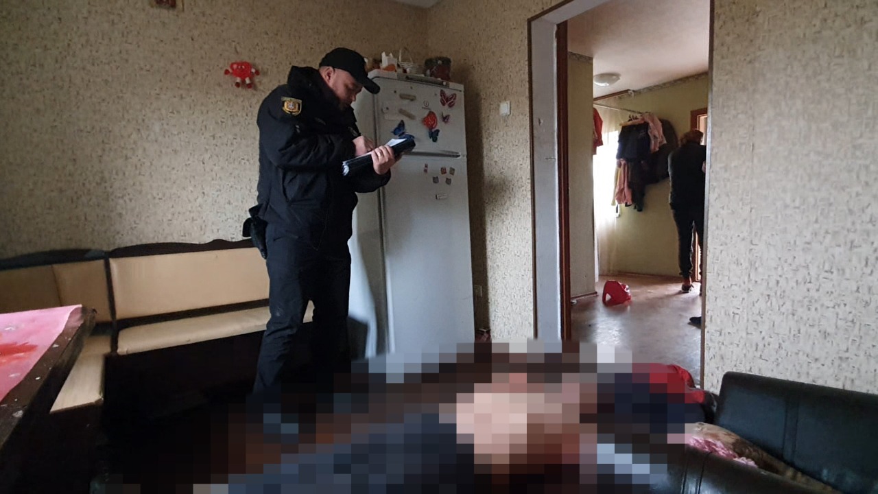 Ударила ножом в грудь и спокойно пошла спать: в Одесской области подвыпившая женщина убила гражданского мужчину.